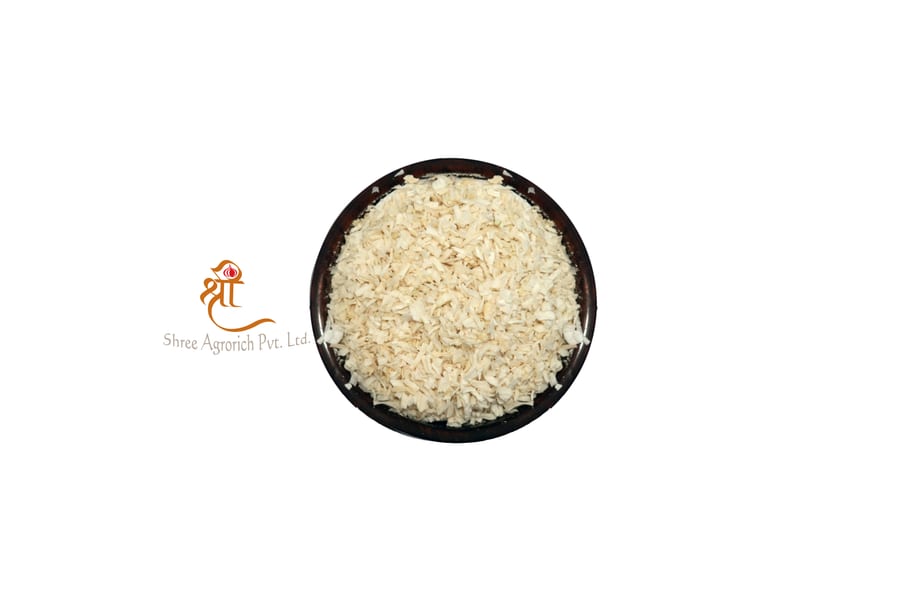 Dehydrated white chopped onion, uniform cut, export-grade from Gujarat, India